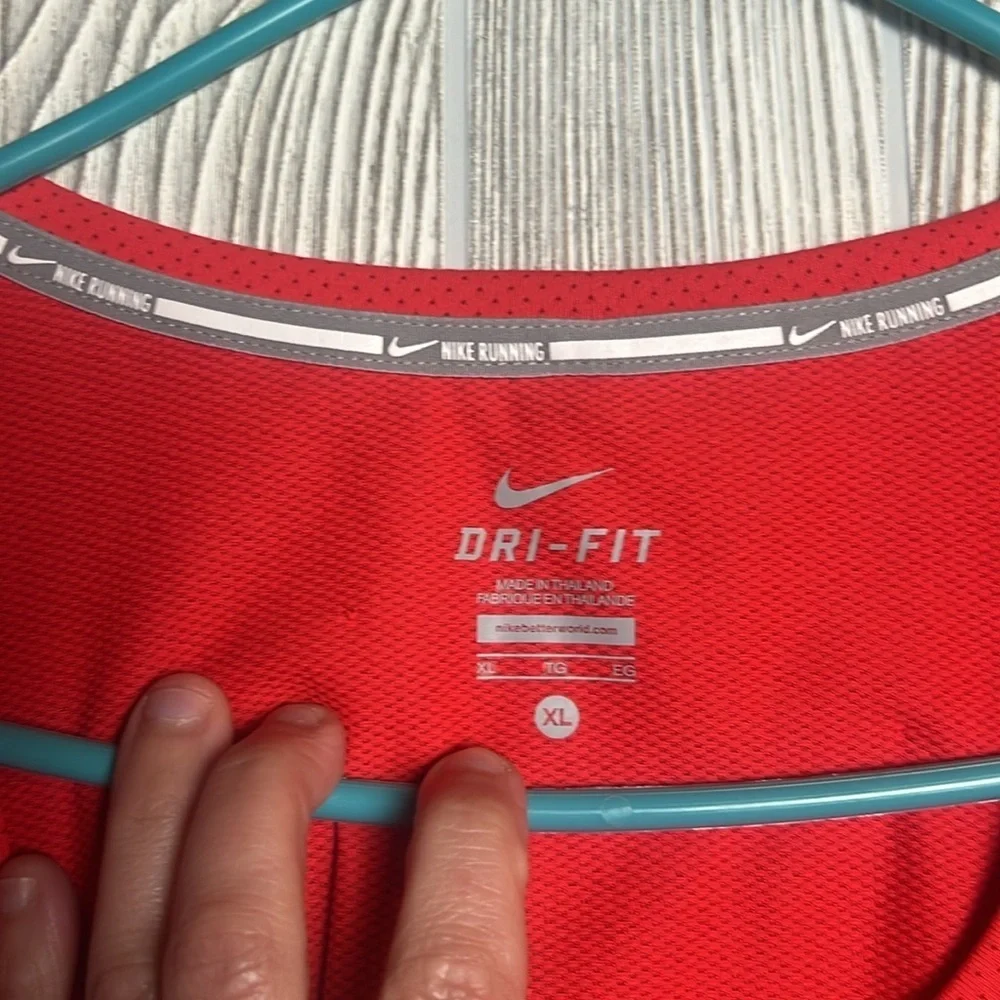 Nike Women's Bright Red Short Sleeve Tee Dri Fit Running Size XL